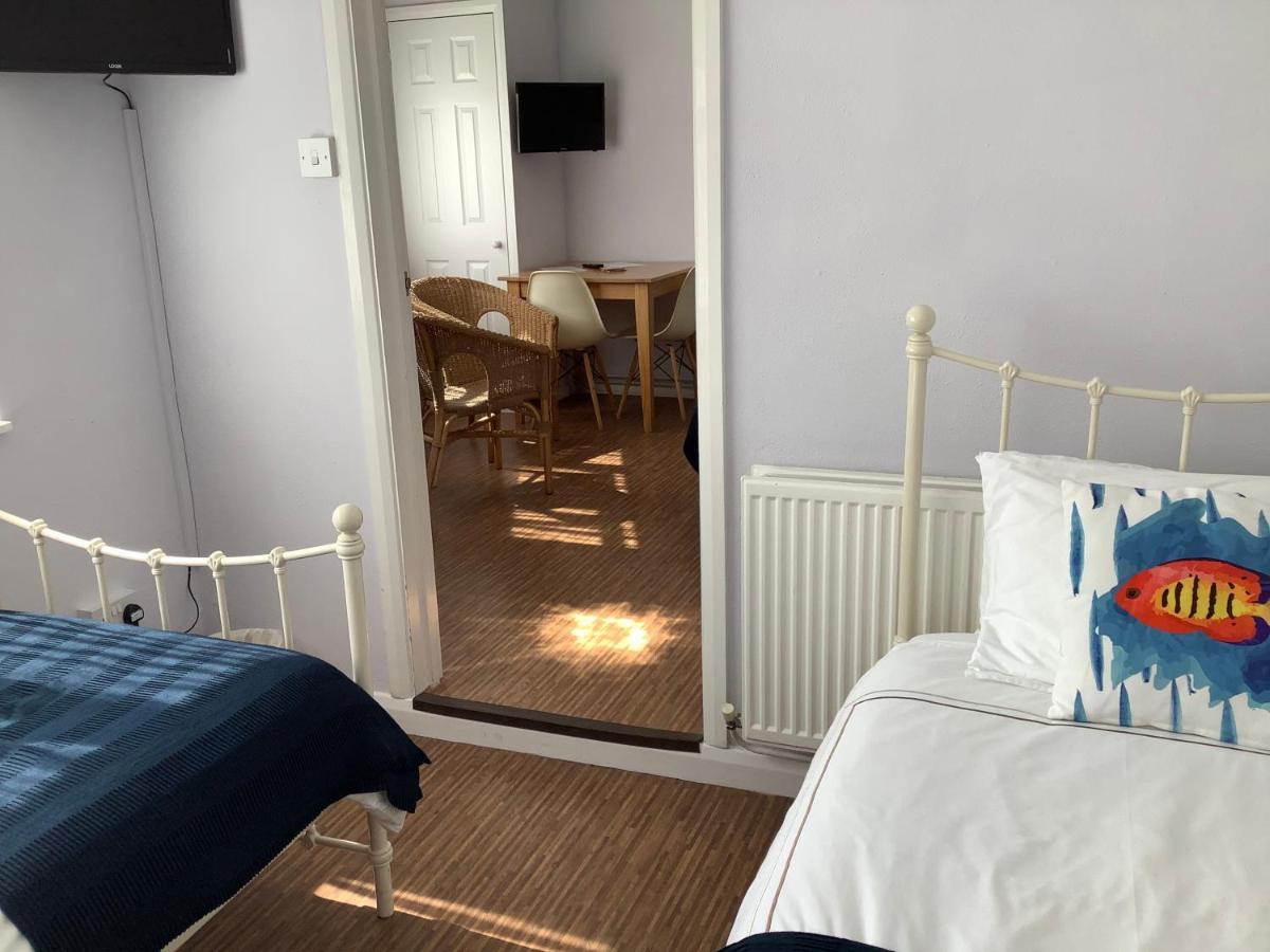 The Coast Yard B & B Chalet Hotel Selsey Exterior foto