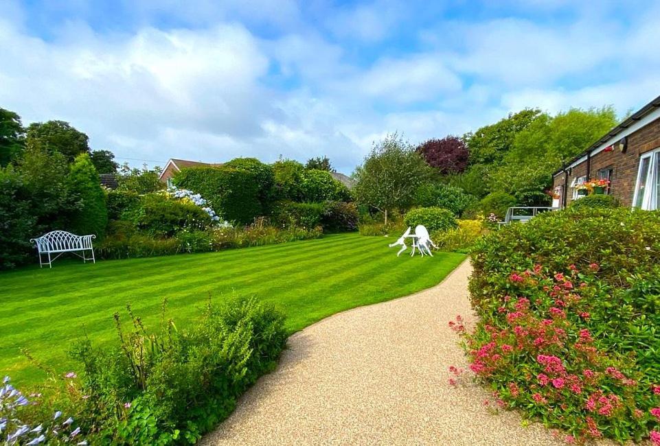 The Coast Yard B & B Chalet Hotel Selsey Exterior foto