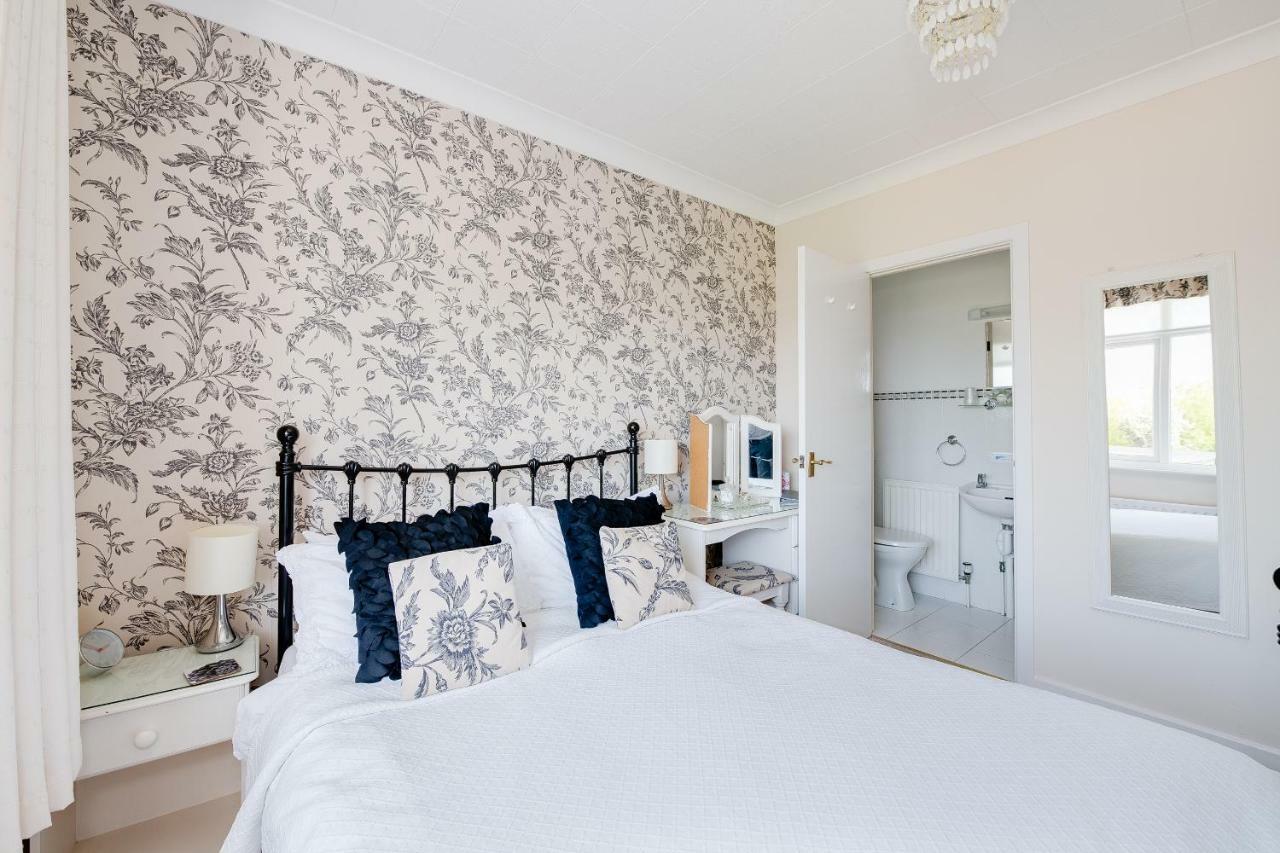 The Coast Yard B & B Chalet Hotel Selsey Exterior foto